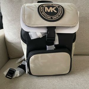 Michael Kors Sling pack
